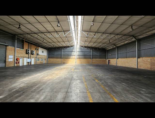 1,235M² WAREHOUSE FOR SALE IN SPARTAN